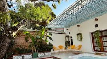 Señora Inés, Cra. 12 #5 - 40, Guadalajara de Buga, teléfono +57 305 2591664